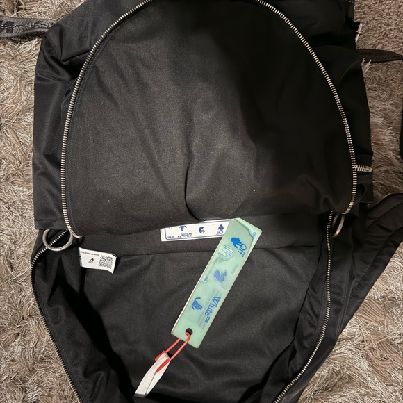 Off-White
Marker Arrow Easy backpack - Picture 3 of 6